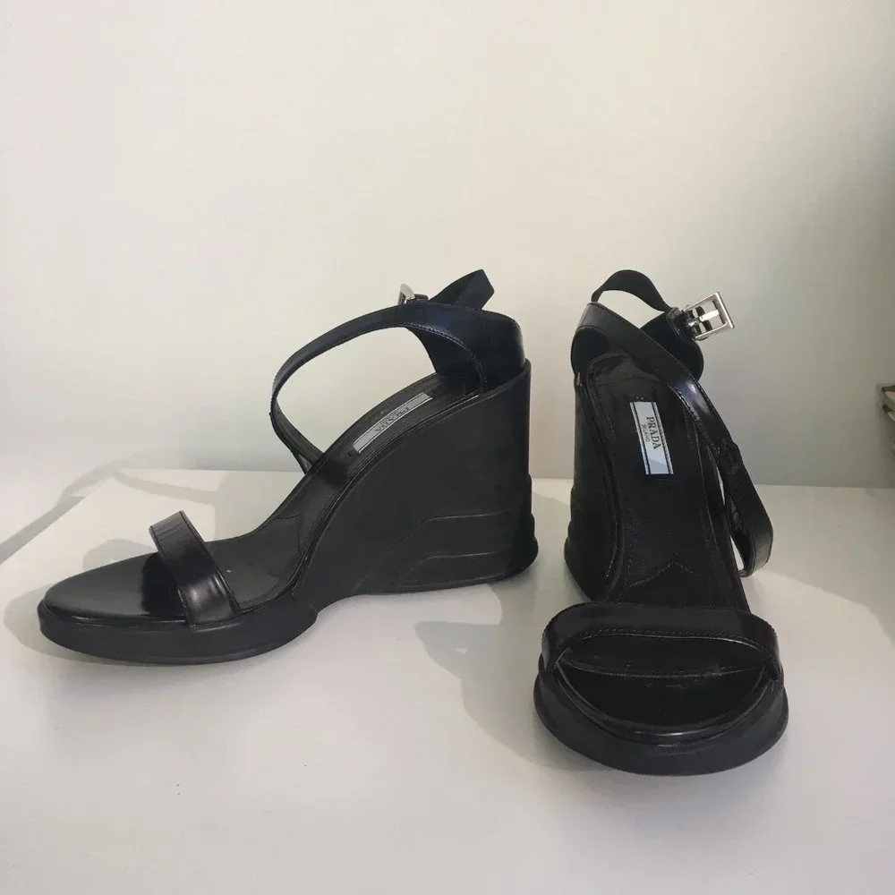 Prada Wedges *RARE* - Picture 4 of 4